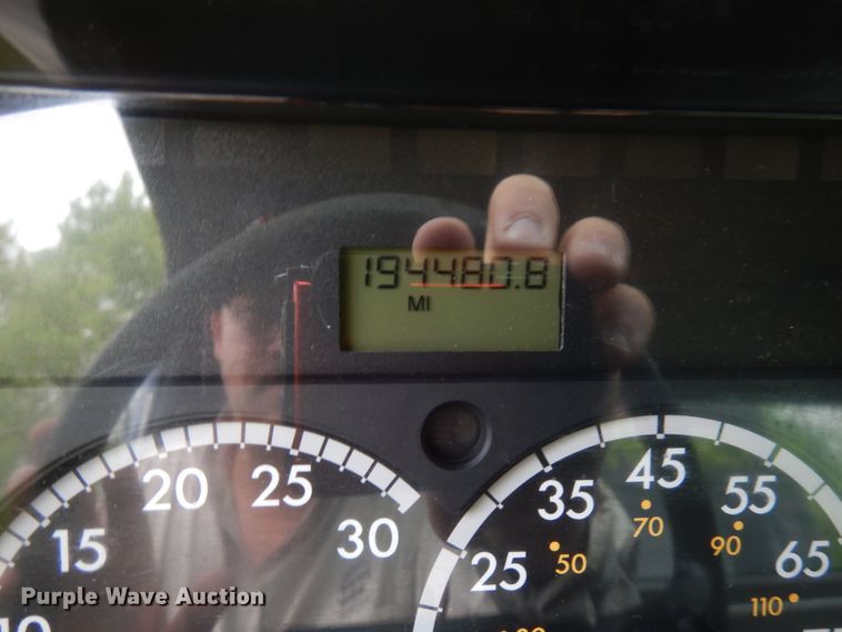 image for item IT9424 2005 Freightliner Business Class M2  oil distributor truck