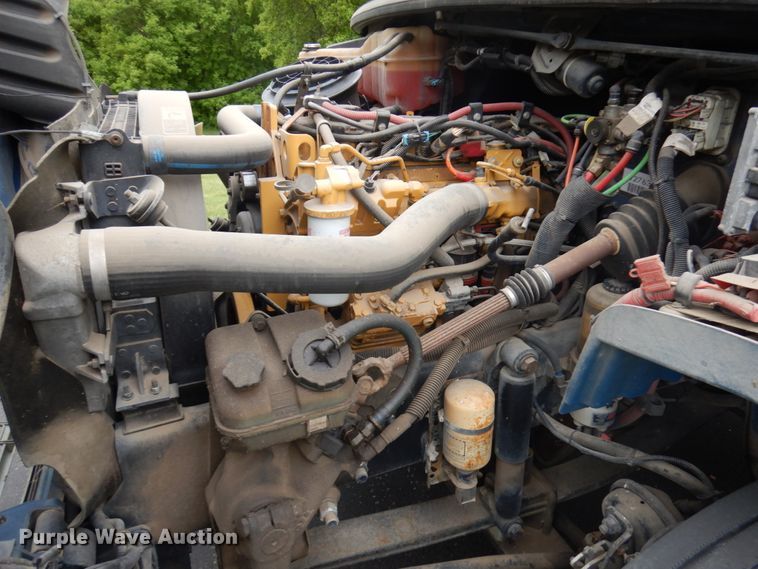 image for item IT9424 2005 Freightliner Business Class M2  oil distributor truck