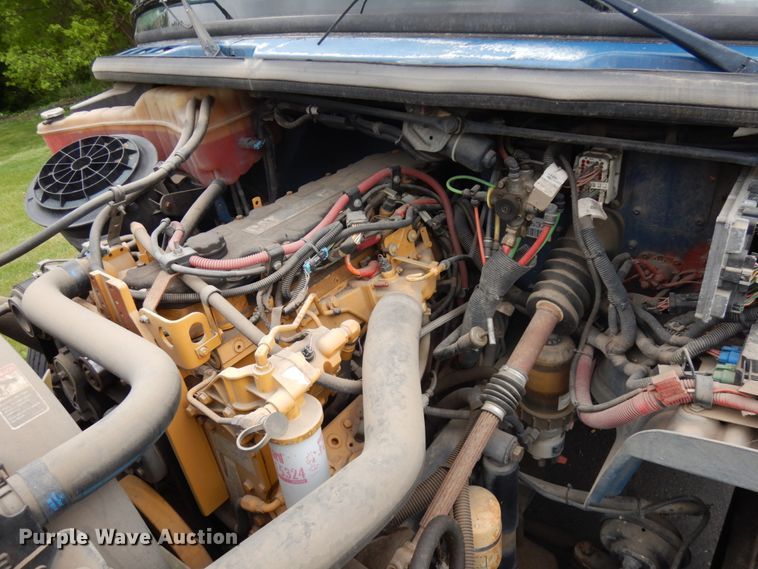 image for item IT9424 2005 Freightliner Business Class M2  oil distributor truck