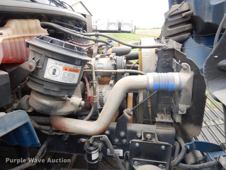 image for item IT9424 2005 Freightliner Business Class M2  oil distributor truck