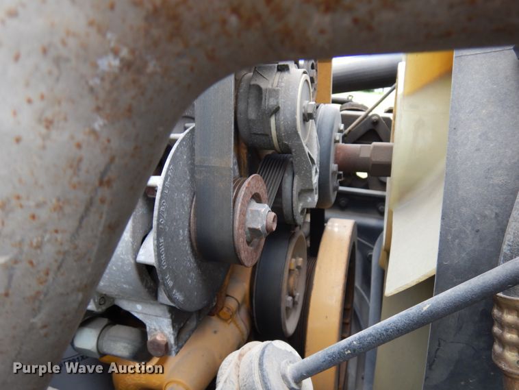 image for item IT9424 2005 Freightliner Business Class M2  oil distributor truck