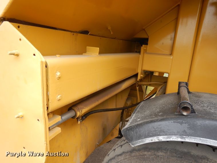 image for item IT9429 2000 Rosco Spread Pro  chip spreader