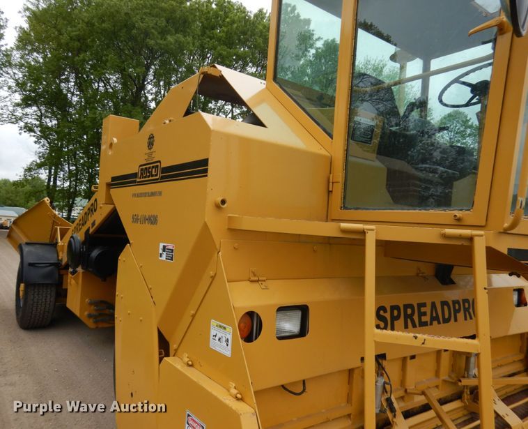 image for item IT9429 2000 Rosco Spread Pro  chip spreader