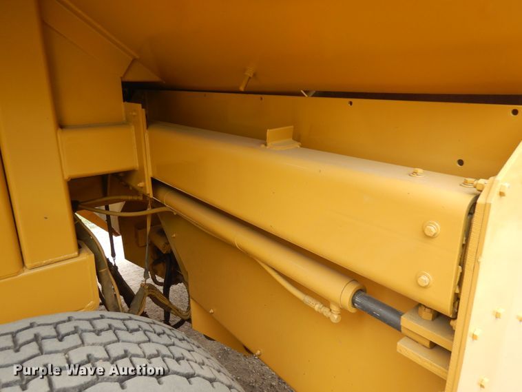 image for item IT9429 2000 Rosco Spread Pro  chip spreader