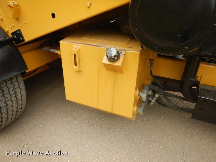 image for item IT9429 2000 Rosco Spread Pro  chip spreader