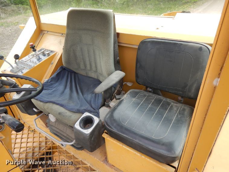 image for item IT9429 2000 Rosco Spread Pro  chip spreader