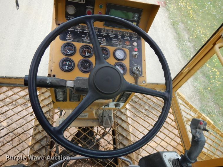 image for item IT9429 2000 Rosco Spread Pro  chip spreader