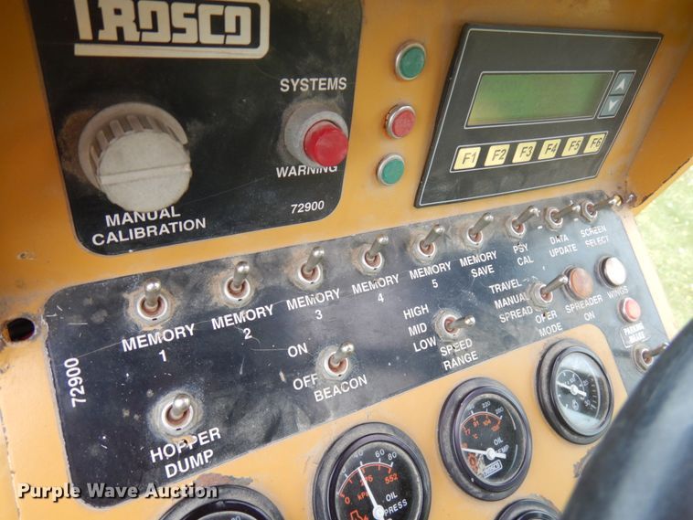 image for item IT9429 2000 Rosco Spread Pro  chip spreader