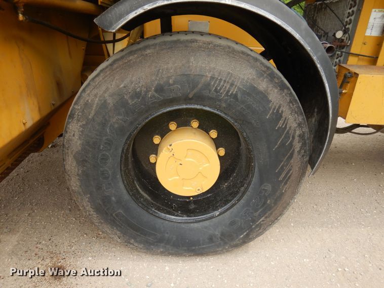 image for item IT9429 2000 Rosco Spread Pro  chip spreader