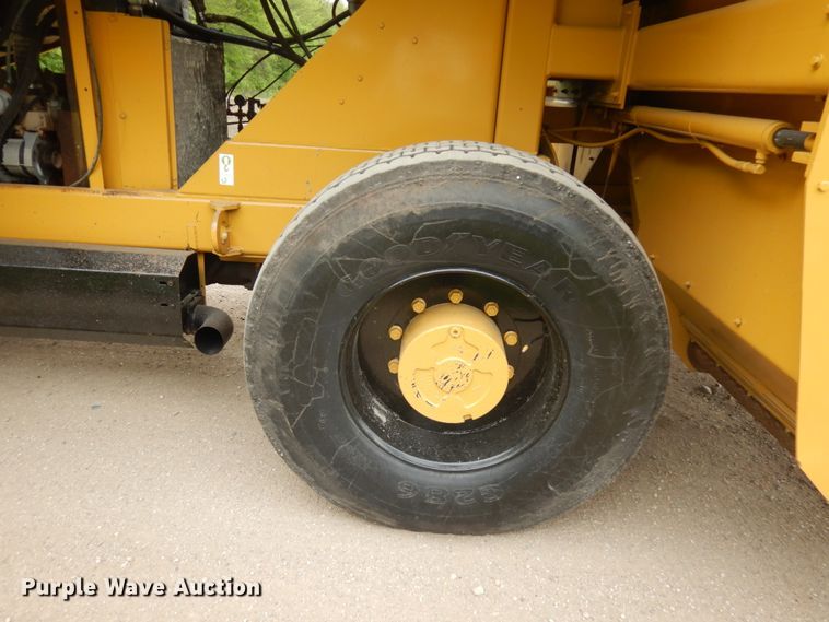 image for item IT9429 2000 Rosco Spread Pro  chip spreader