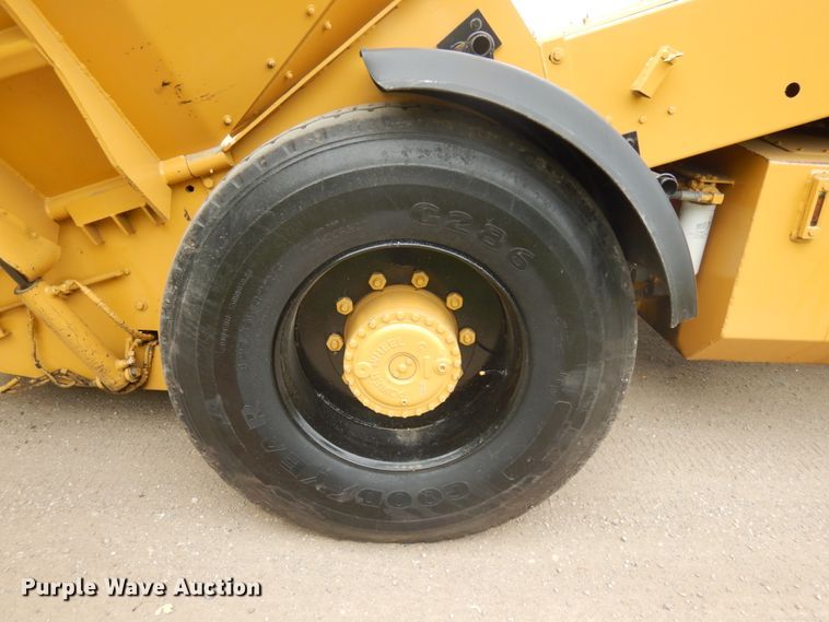 image for item IT9429 2000 Rosco Spread Pro  chip spreader