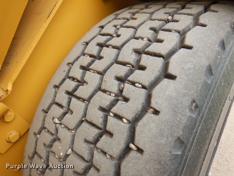 image for item IT9429 2000 Rosco Spread Pro  chip spreader