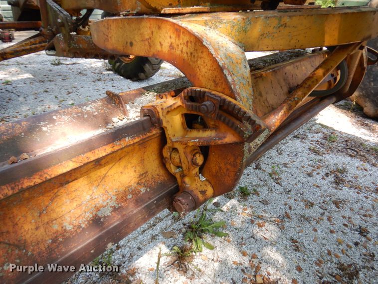 image for item IT9451 1963 Caterpillar 112F  rigid frame motor grader