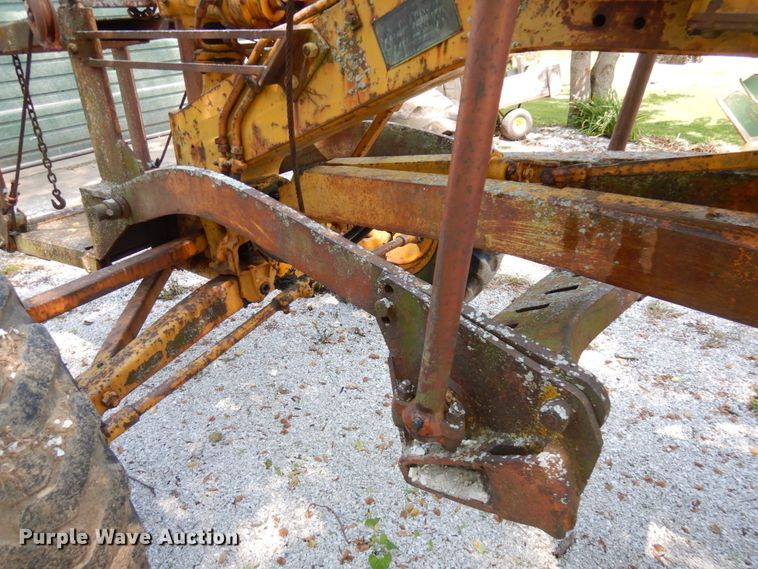 image for item IT9451 1963 Caterpillar 112F  rigid frame motor grader