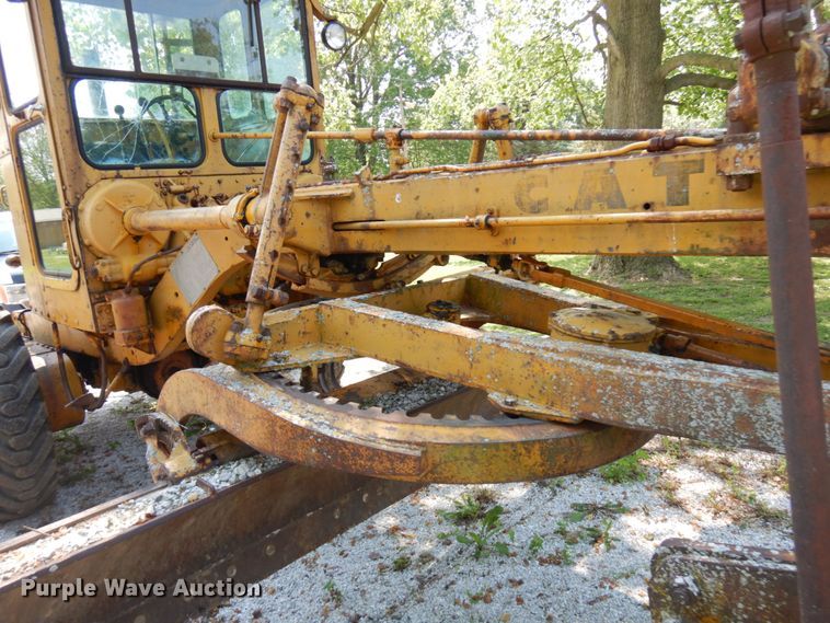 image for item IT9451 1963 Caterpillar 112F  rigid frame motor grader