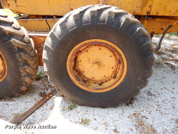 image for item IT9451 1963 Caterpillar 112F  rigid frame motor grader