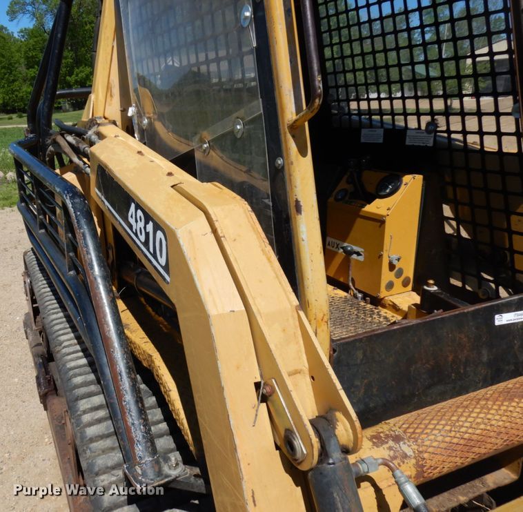 image for item IT9460 2000 ASV 4810  tracked skid steer loader