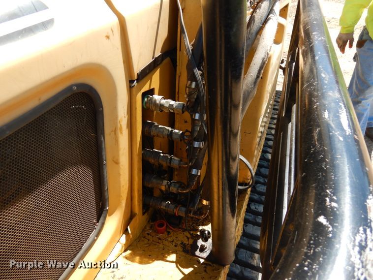 image for item IT9460 2000 ASV 4810  tracked skid steer loader