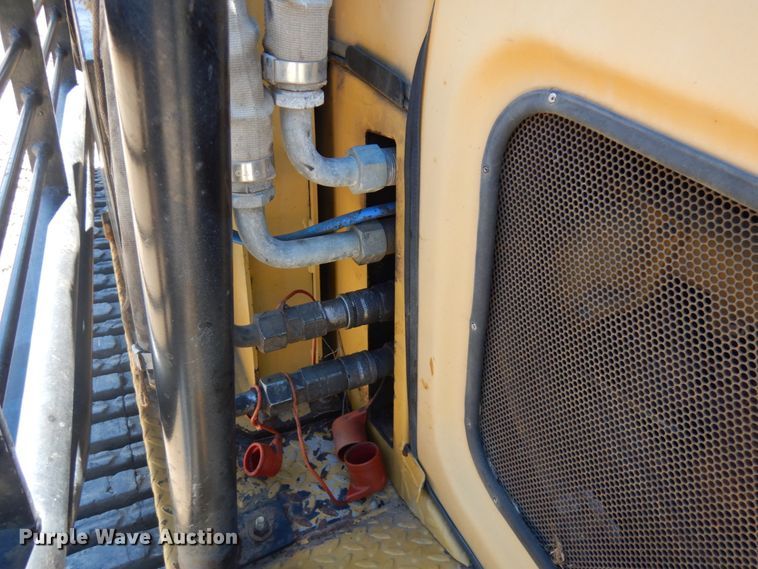 image for item IT9460 2000 ASV 4810  tracked skid steer loader