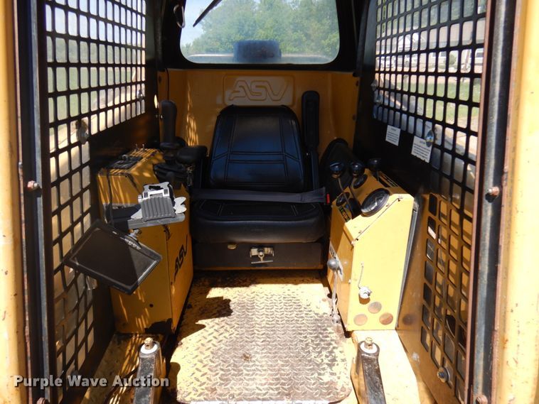 image for item IT9460 2000 ASV 4810  tracked skid steer loader