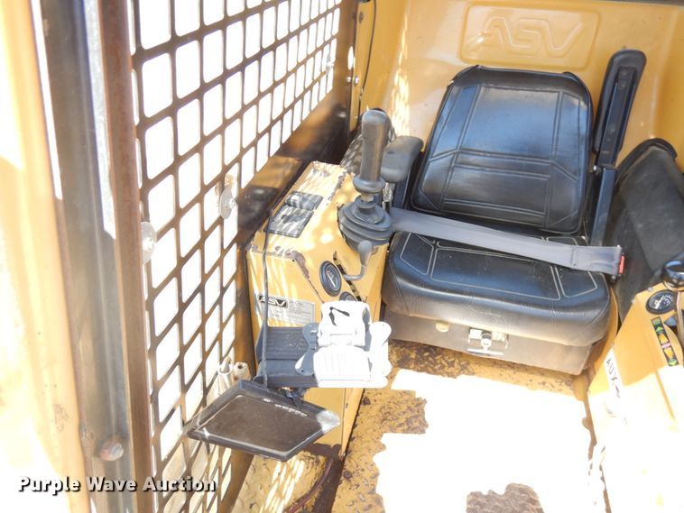 image for item IT9460 2000 ASV 4810  tracked skid steer loader