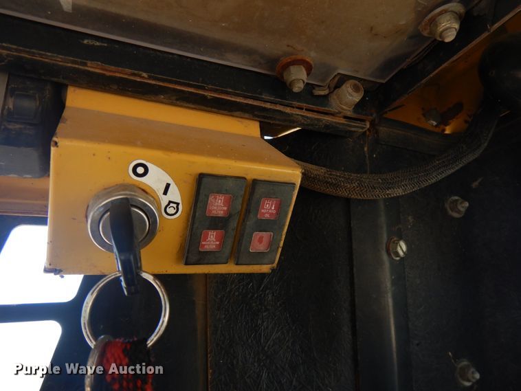 image for item IT9460 2000 ASV 4810  tracked skid steer loader