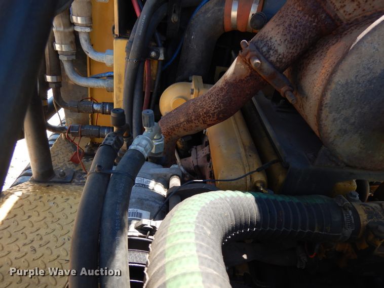 image for item IT9460 2000 ASV 4810  tracked skid steer loader