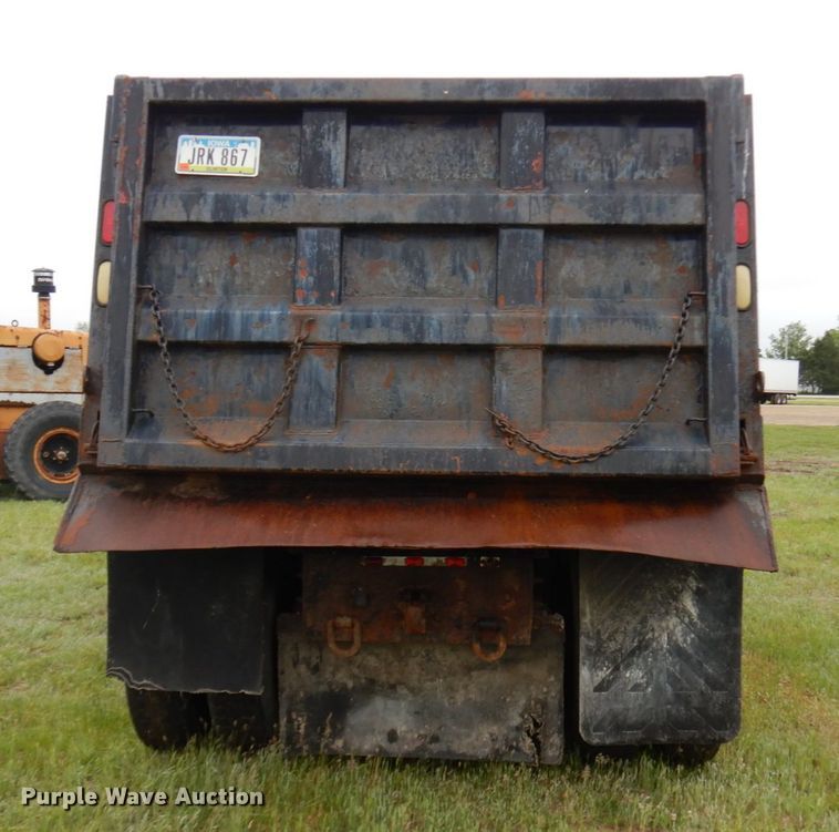 image for item IT9473 1999 Sterling L-Line  dump truck