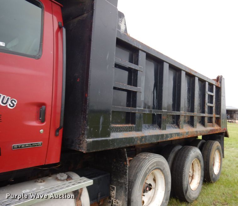 image for item IT9473 1999 Sterling L-Line  dump truck