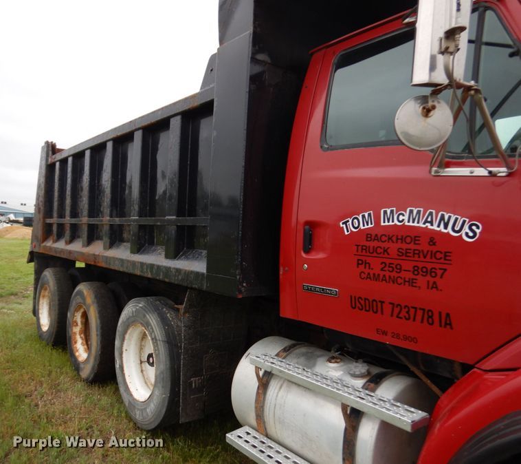 image for item IT9473 1999 Sterling L-Line  dump truck