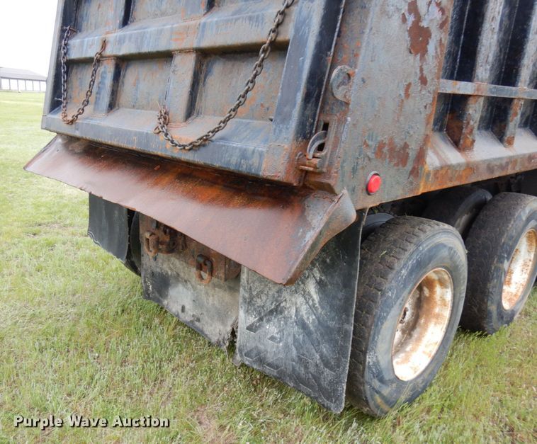 image for item IT9473 1999 Sterling L-Line  dump truck