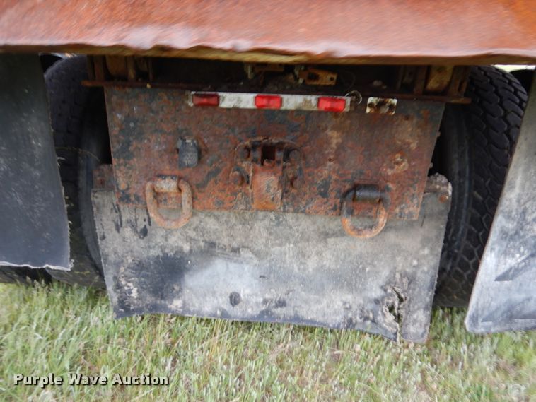 image for item IT9473 1999 Sterling L-Line  dump truck