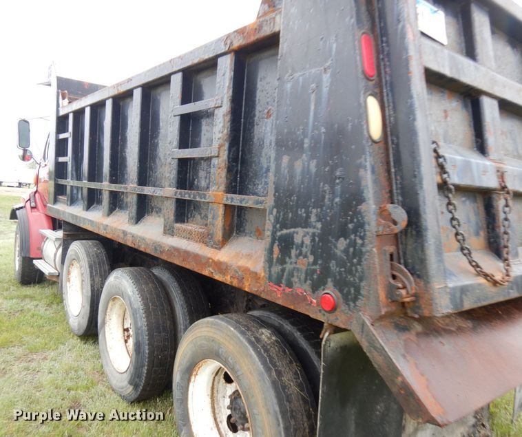 image for item IT9473 1999 Sterling L-Line  dump truck