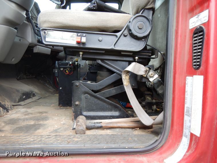 image for item IT9473 1999 Sterling L-Line  dump truck