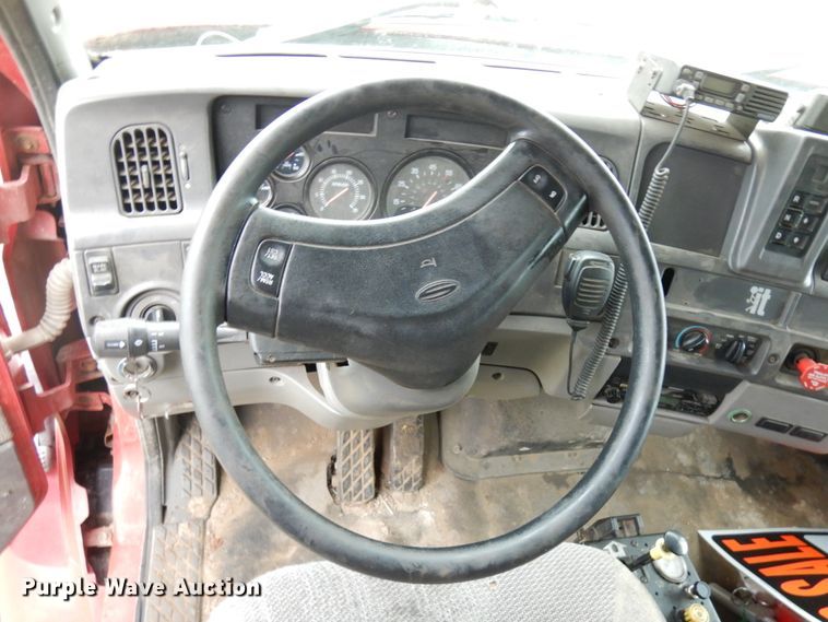 image for item IT9473 1999 Sterling L-Line  dump truck