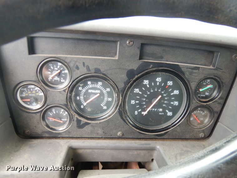 image for item IT9473 1999 Sterling L-Line  dump truck