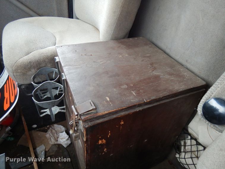 image for item IT9473 1999 Sterling L-Line  dump truck