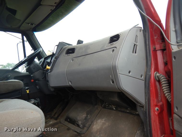 image for item IT9473 1999 Sterling L-Line  dump truck