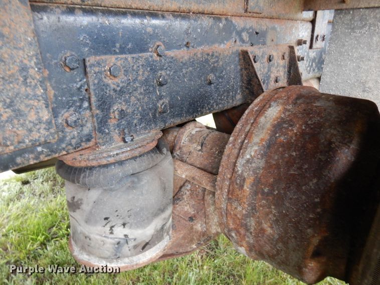 image for item IT9473 1999 Sterling L-Line  dump truck