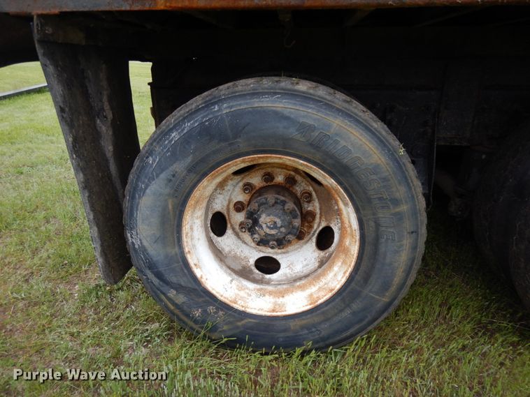 image for item IT9473 1999 Sterling L-Line  dump truck