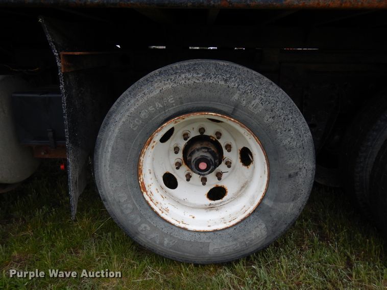 image for item IT9473 1999 Sterling L-Line  dump truck