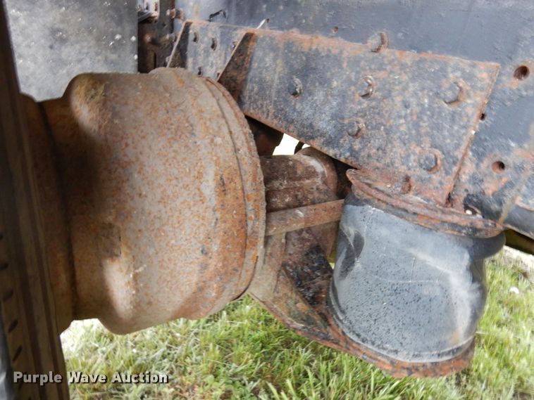 image for item IT9473 1999 Sterling L-Line  dump truck