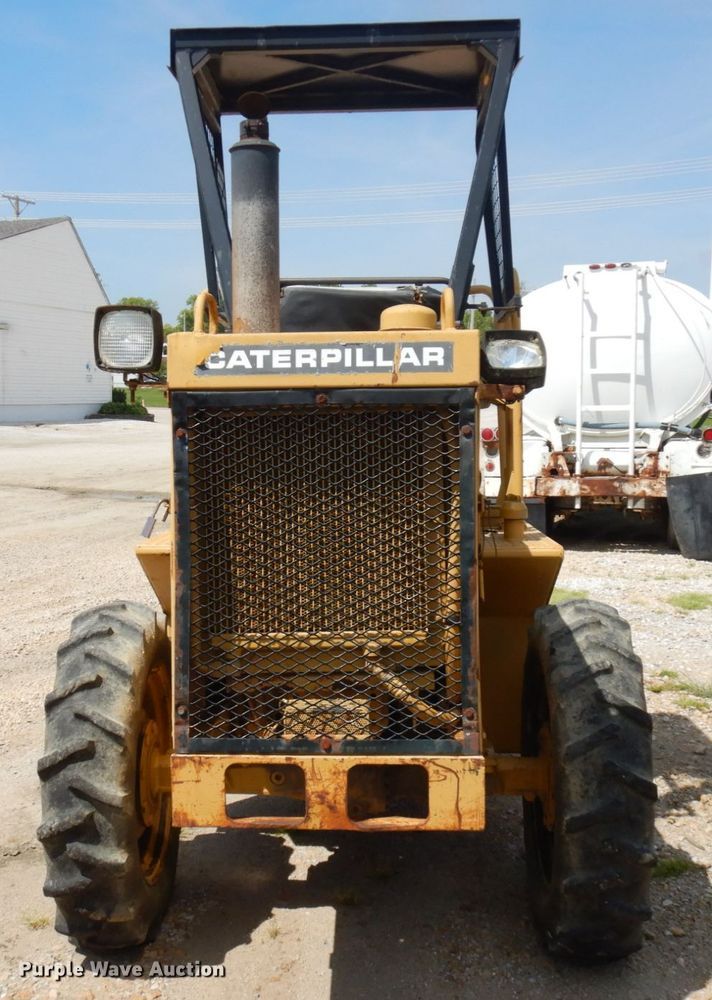 image for item IT9479 1992 Caterpillar CP-323  single drum roller