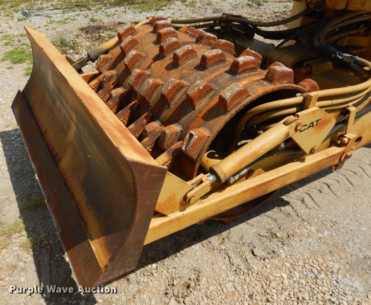 image for item IT9479 1992 Caterpillar CP-323  single drum roller