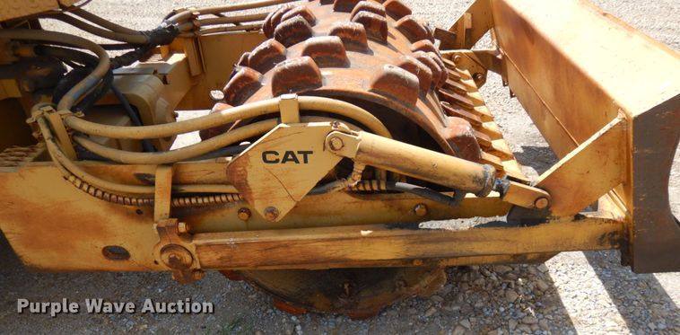 image for item IT9479 1992 Caterpillar CP-323  single drum roller