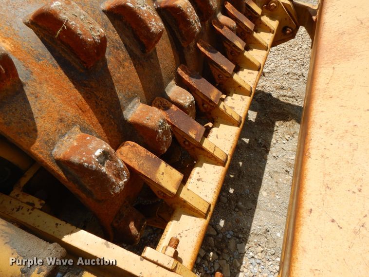 image for item IT9479 1992 Caterpillar CP-323  single drum roller