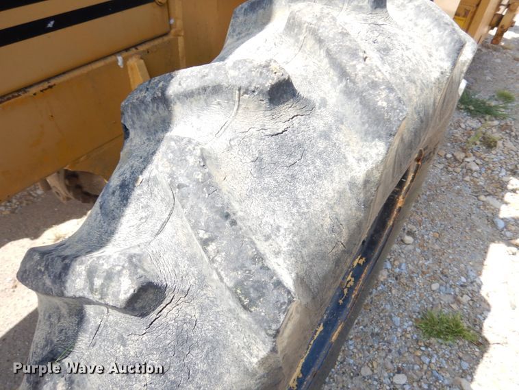 image for item IT9479 1992 Caterpillar CP-323  single drum roller