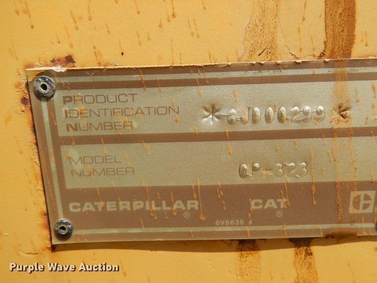 image for item IT9479 1992 Caterpillar CP-323  single drum roller