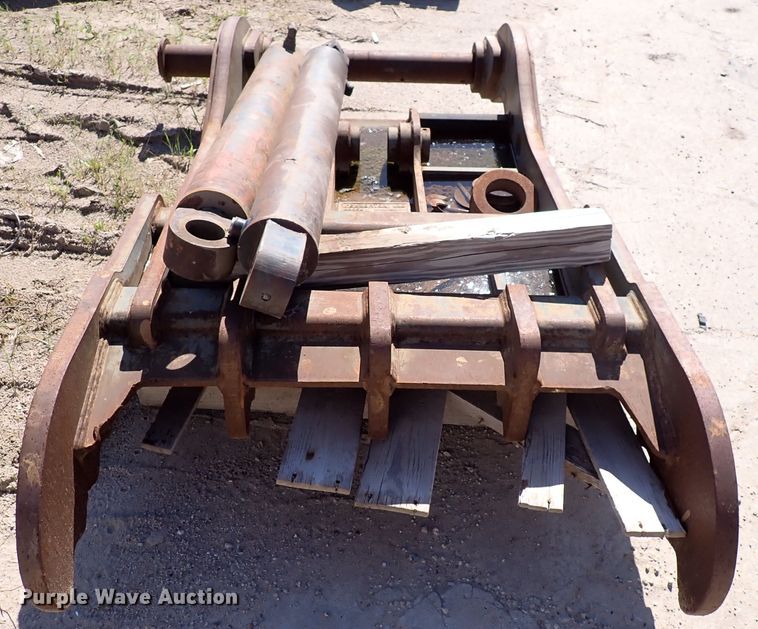 image for item IV9283 Pemberton Volvo EC330S  excavator thumb