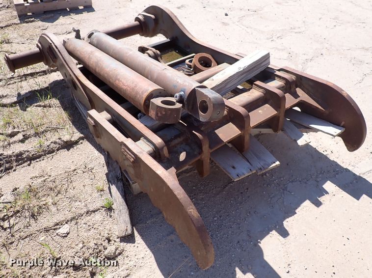 image for item IV9283 Pemberton Volvo EC330S  excavator thumb